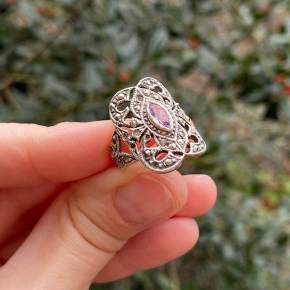 Vintage Jewelry - SALE 💚💚 VTG Silver Marcasite Ring with Oval Amethyst Stone